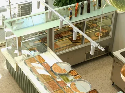 The Millor’daki servis bankosu ve iç mekân